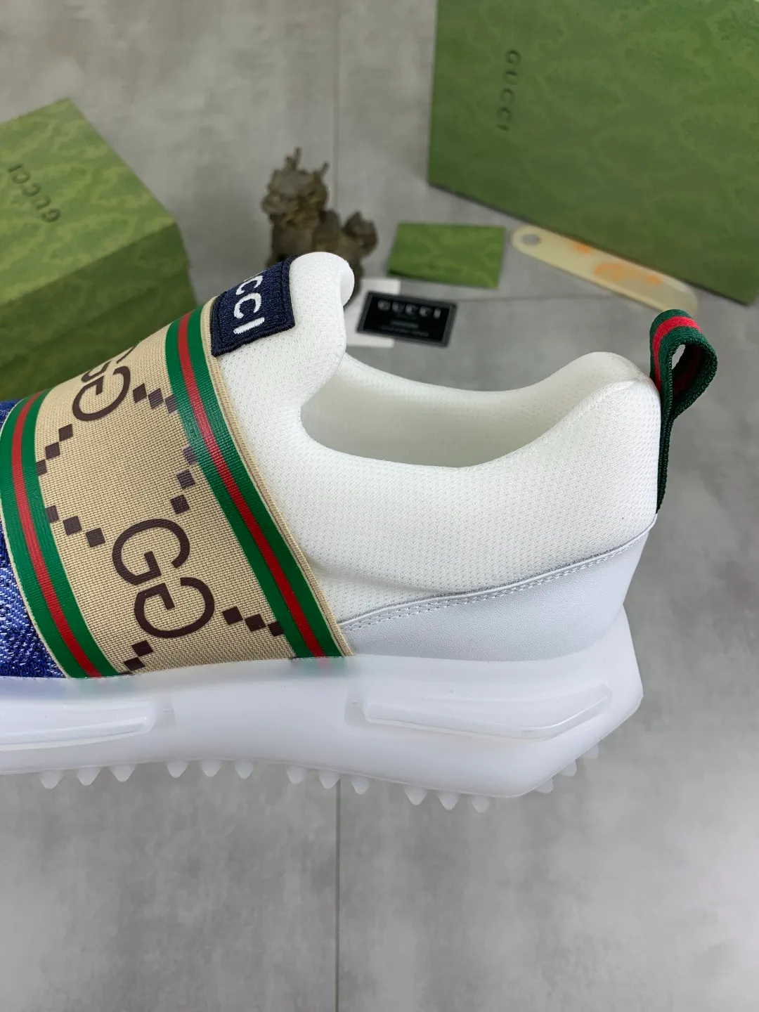 Men's shoes 💰P460💰[New style]🆘 Gucci [GUCCI] classic fashion high-top men's shoes, synchronized with counters, exquisite workmanship, exquisite color matching, the upper is made of original soft double G calfskin Gucci webbing ➕ first-layer pigskin lining ➕ pigskin feet The lasts made according to the original version are quite attractive both on the foot and in the placement. There is no need to comment on the good ones. They are absolutely versatile. Number of sizes: 38-44, 3️⃣colors🉑️ to choose from.